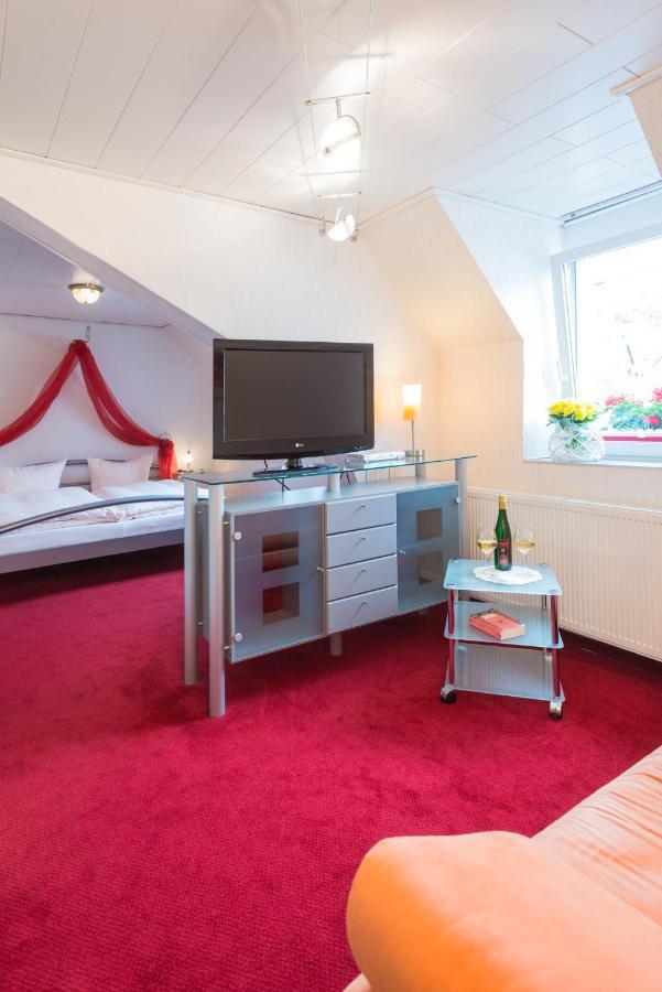 Moselromantik-Hotel Zum Loewen إيديغير إيلير المظهر الخارجي الصورة