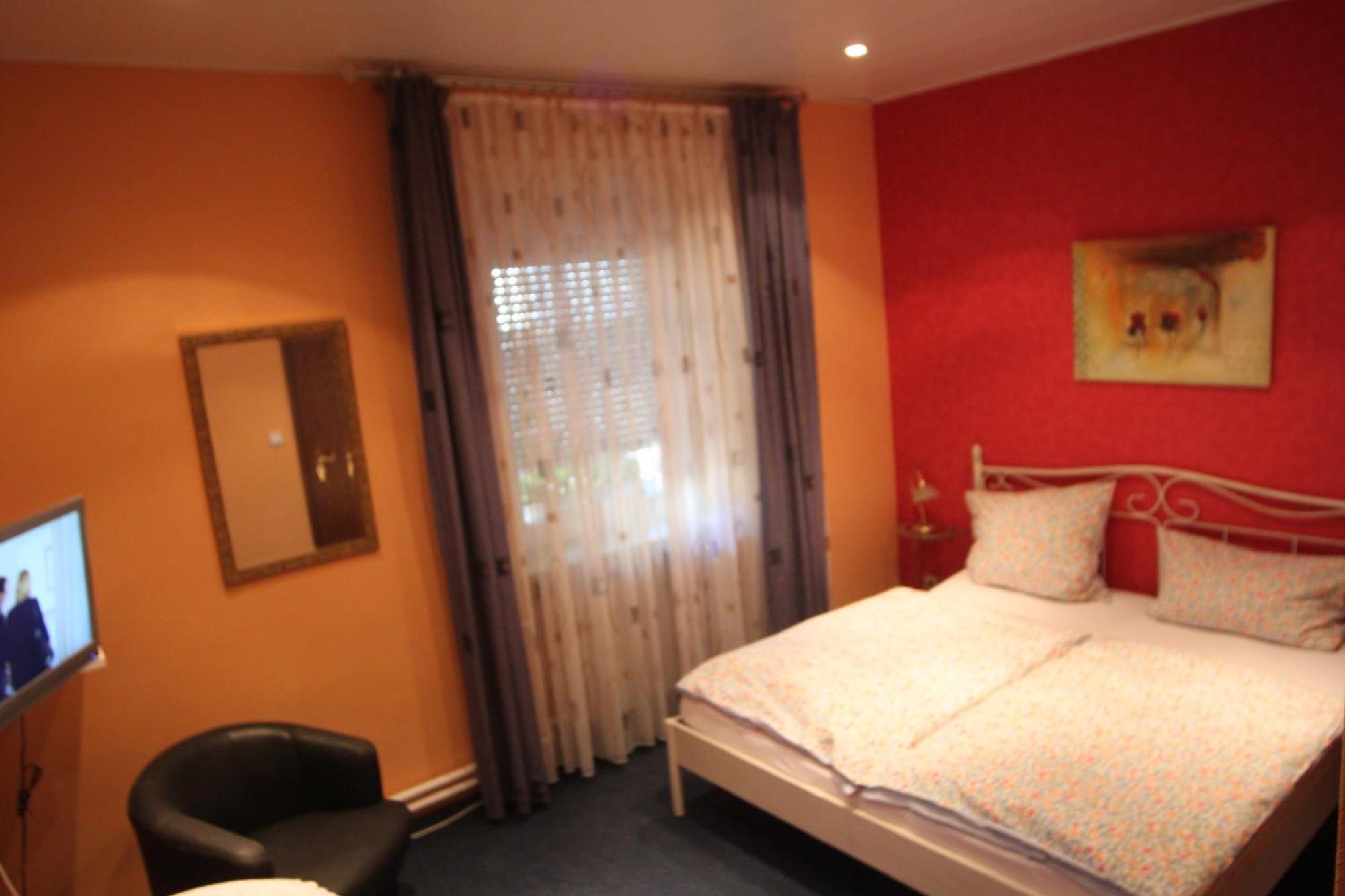 Moselromantik-Hotel Zum Loewen إيديغير إيلير الغرفة الصورة