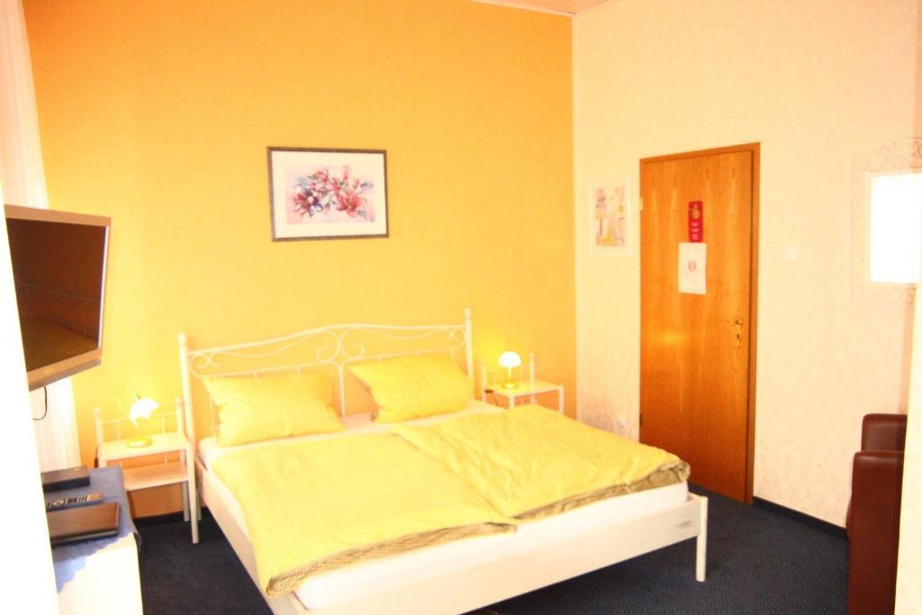 Moselromantik-Hotel Zum Loewen إيديغير إيلير الغرفة الصورة